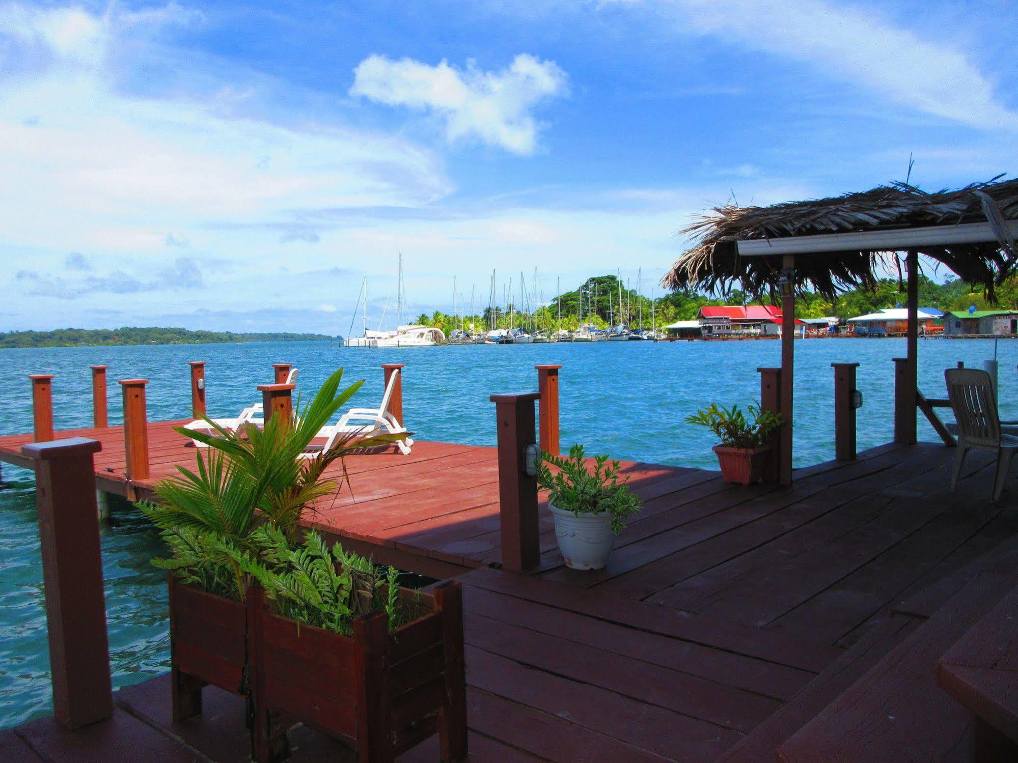 Los Balcones Over The Sea Hotel Bocas del Toro Exterior foto